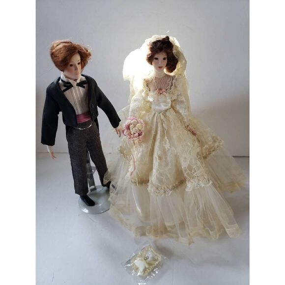 Paradise Galleries Bride & Groom - Picture 6 of 10